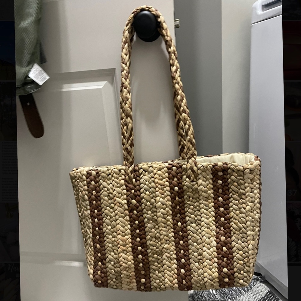 Wicker / straw tote bag